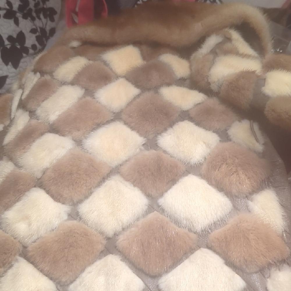 Chic Patchwork Teddy Jacket - image 4